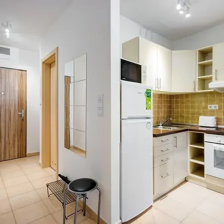 Comfy In Town Apartment *