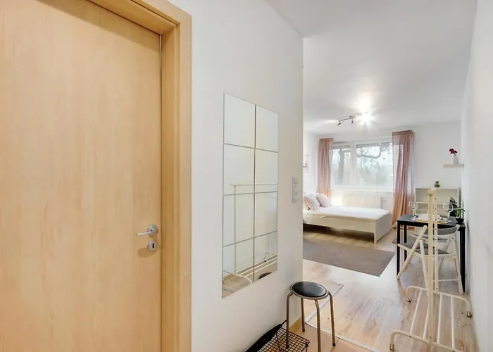 Comfy In Town Apartment *